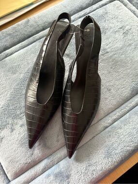 H&M Black Croc-Embossed Pointed Slingback Heels